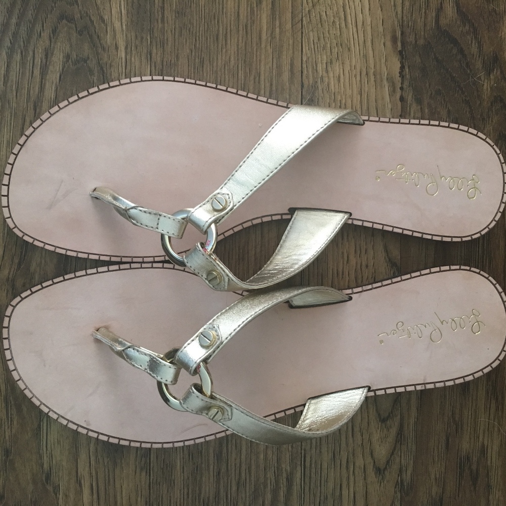 Womens 8M Lilly Pulitzer Gold Thong Sandal